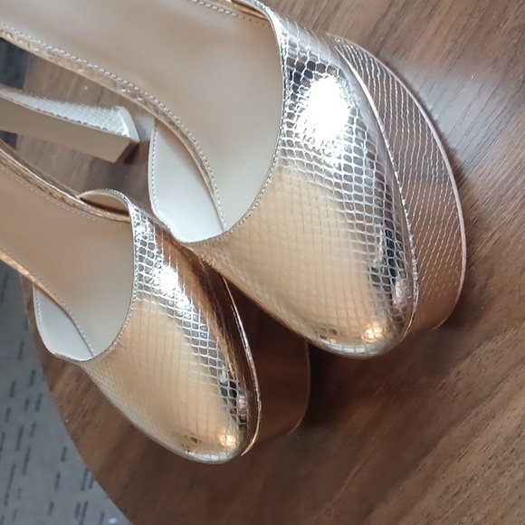 Michael Kors MARTINA METALLIC SNAKE EMBOSSED LEATHER ROUND TOE PALE GOLD NEW 7.5 - Picture 8 of 15